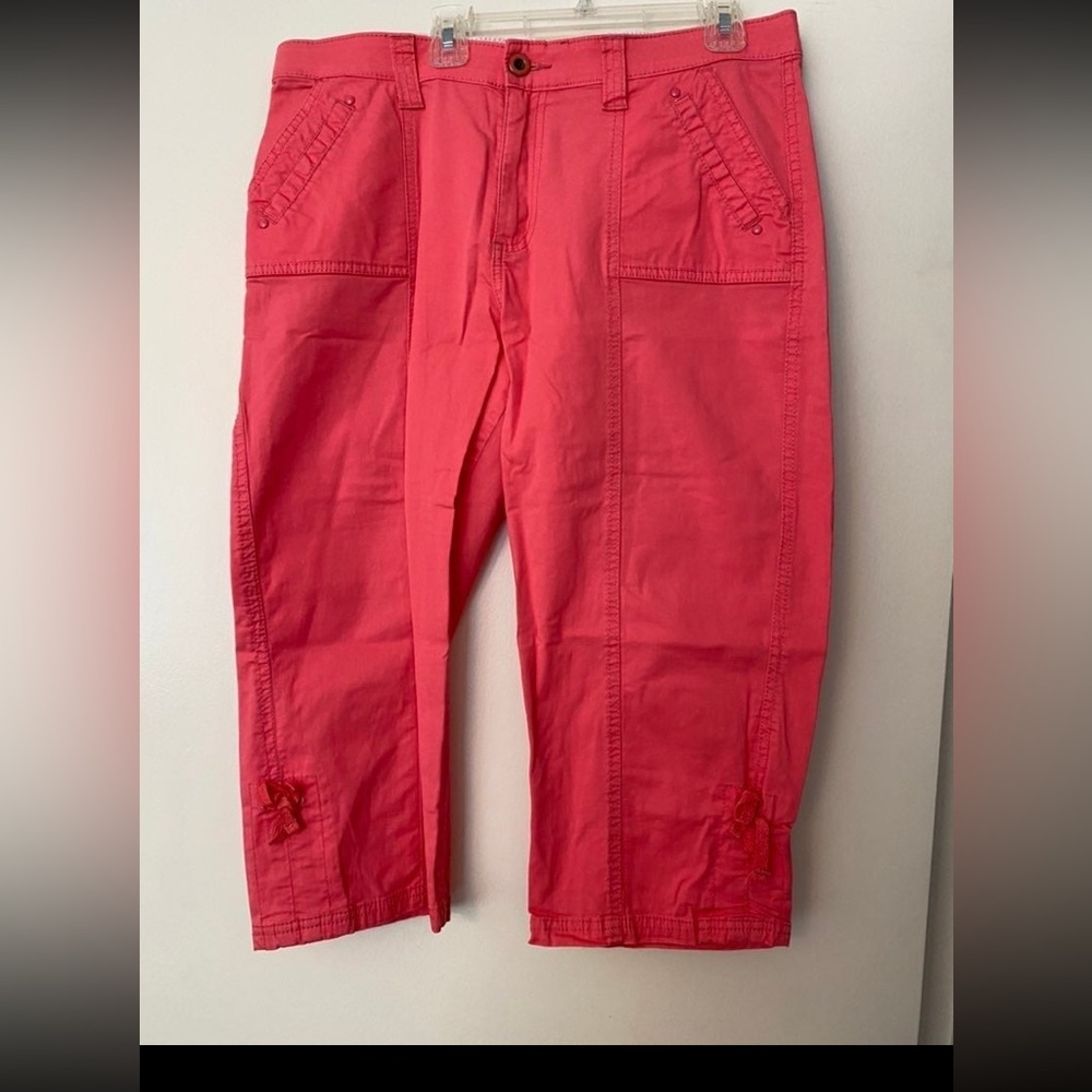 Lee capri pants. Dark coral color size 10